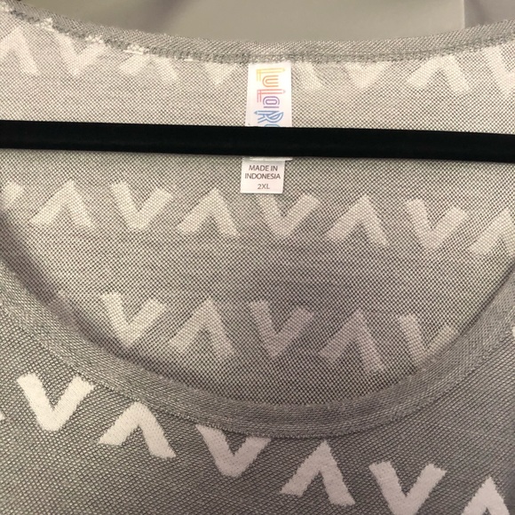 Lularoe 2XL GUC classic t grey - Picture 2 of 2